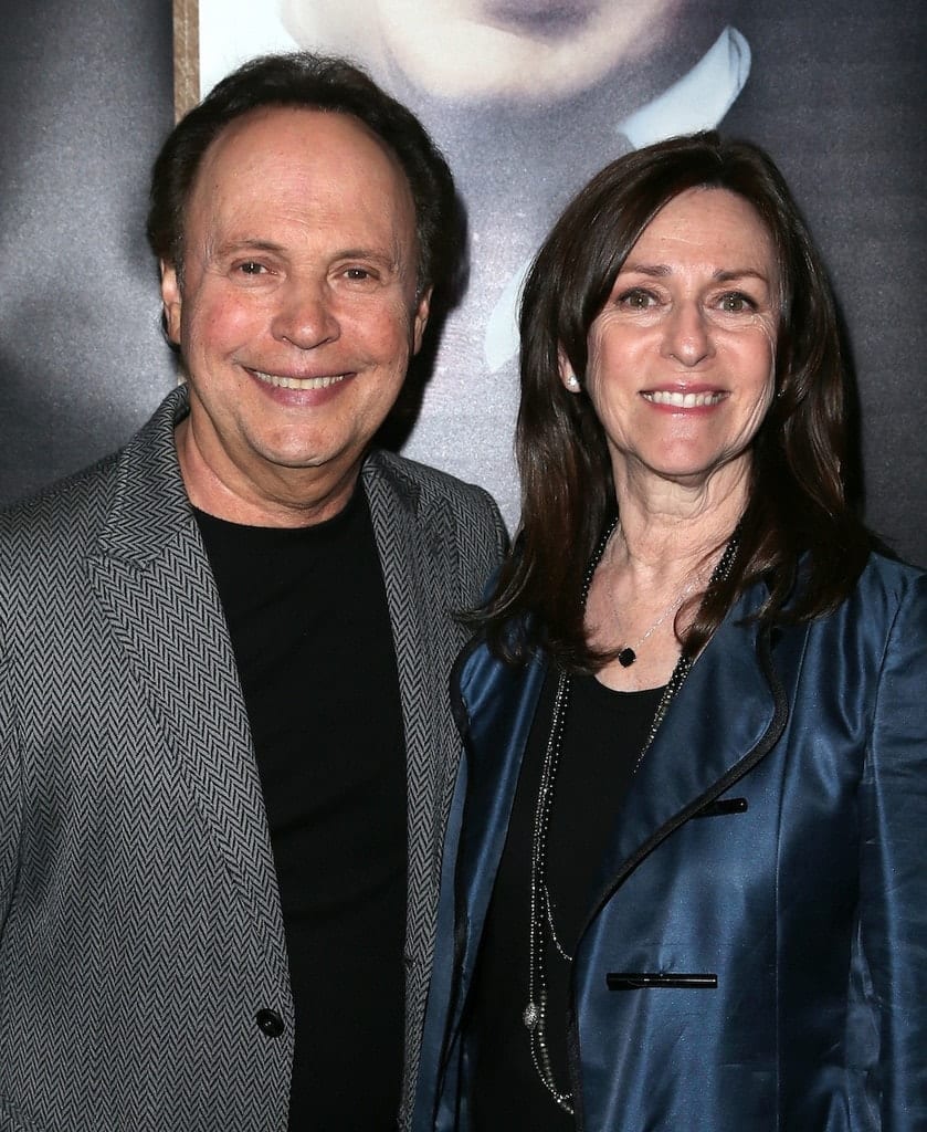 This image has an empty alt attribute; its file name is billy-crystal-janice-crystal.jpg